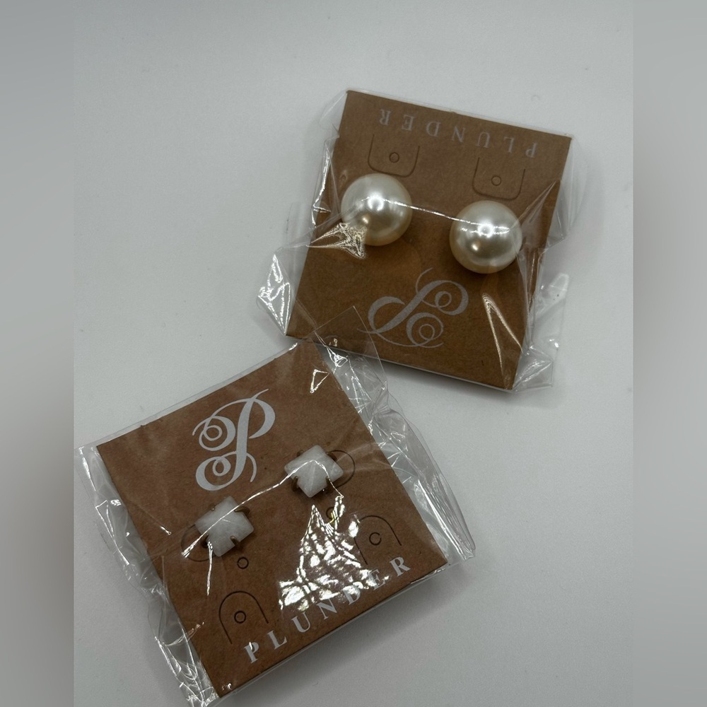 PLUNDER Set Of 2 Pierced Earrings Faux Pearl And White Stud Earrings
